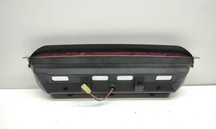 Subaru Outback (1998 - 2003) 203709 Дополнительный стоп фонарь — фото 1