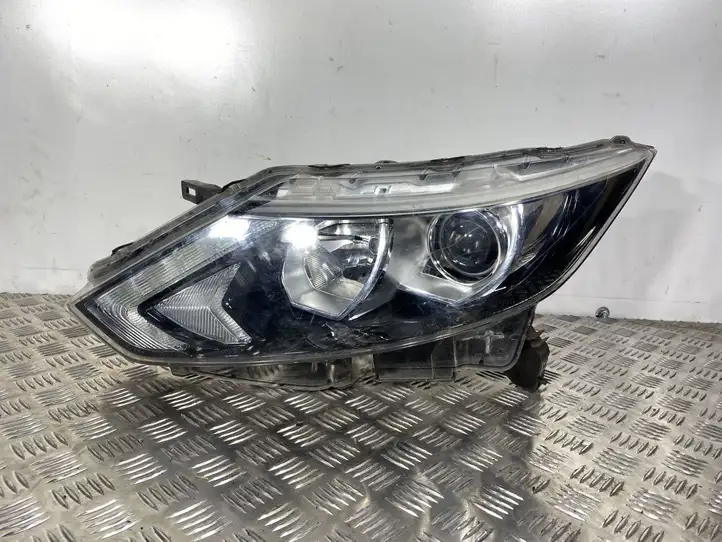 Nissan Qashqai (2013 - 2017) 10018014 Передняя фара — фото 1