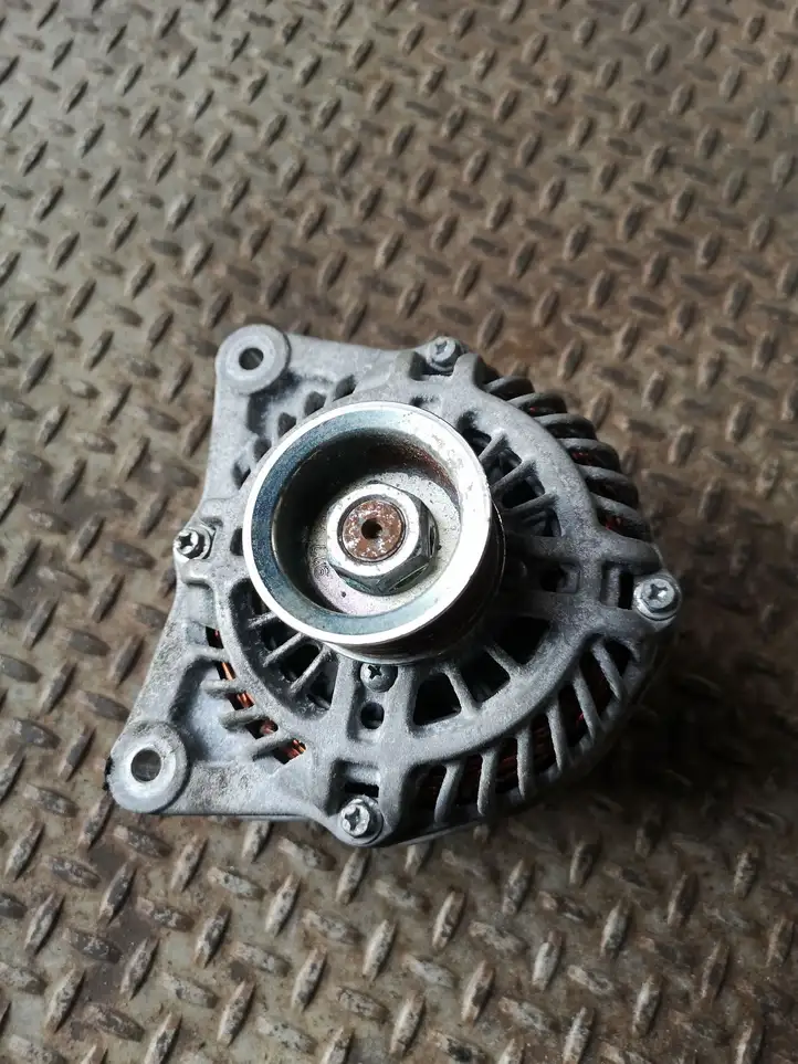 Nissan Juke I F15 (2010 - 2018) 231001KA1M Генератор — фото 3