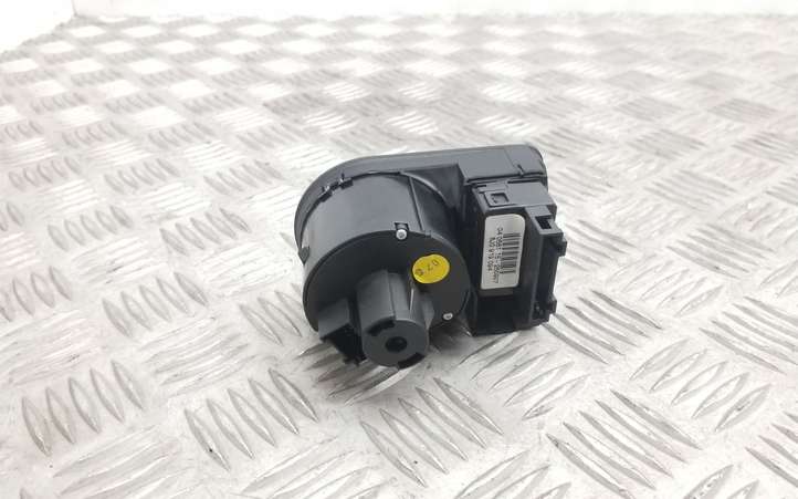 Audi TT (2006 - 2010)  8J2941531K Включатель фонарей