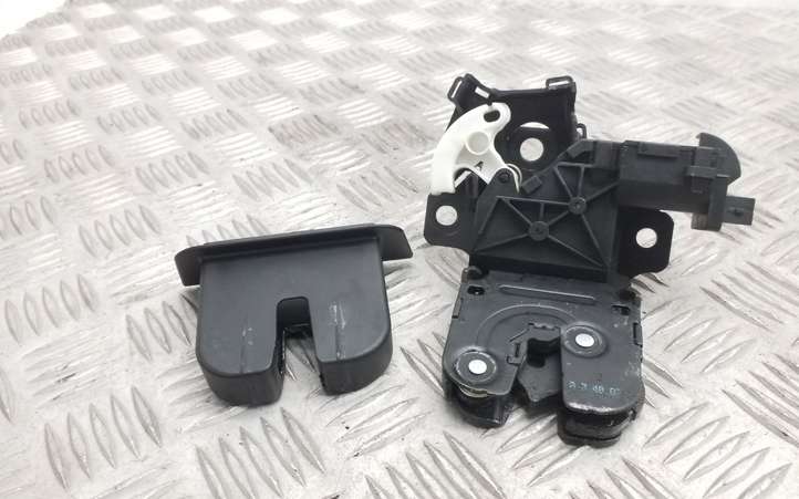 Audi TT (2006 - 2010)  8P4827505C Замок задней крышки