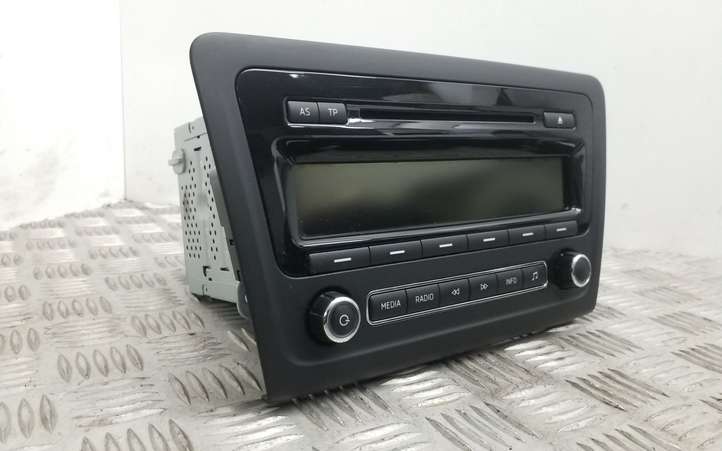 Skoda Rapid (NH) (2012 - 2019)  5J0035161E Радио/ проигрыватель CD/DVD / навигация