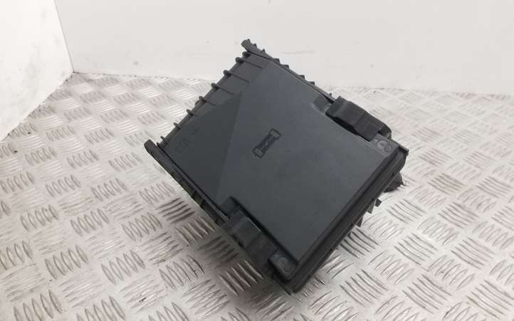 Audi TT (2006 - 2010)  8J0937503 Ящик предохранителей (комплект)