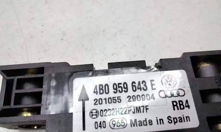 Audi A8 S8 D3 4E (2002 - 2005) 4B0959643E Датчик удара SRS — фото 2