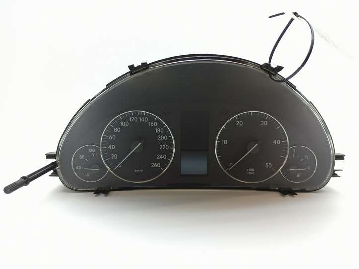Mercedes-Benz C W203 (2000 - 2007)  A2035401148 Спидометр (приборный щиток)