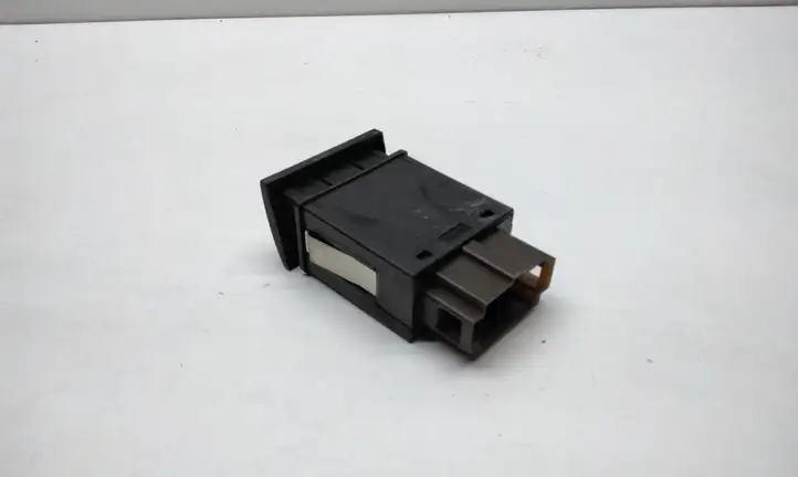 Skoda Octavia Mk1 (1U) (1996 - 2004) 1U0959621A Кнопка обогрева стекла — фото 3