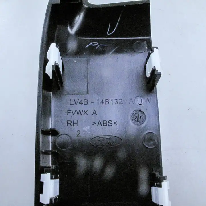 Ford Kuga III (2020 - ) LV4B14B132A Накладка кнопки стеклоподъемника — фото 4