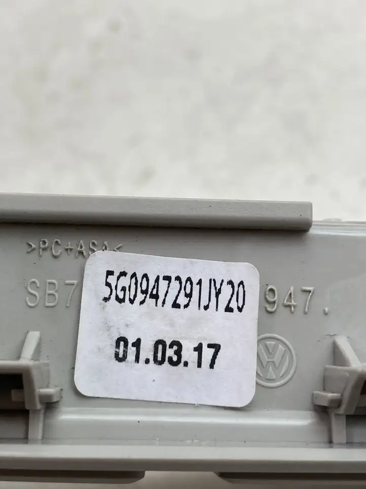 Volkswagen Golf VII (2013 - 2019) 5G0947291JY Задняя подсветка — фото 3
