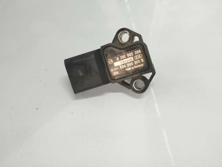 Volkswagen Touran I (2003 - 2010)  0281002399 Датчик давления воздуха