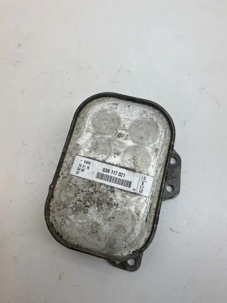 Volkswagen PASSAT B8 (2015 - ) 03N117021 Кронштейн масляного фильтра — фото 1