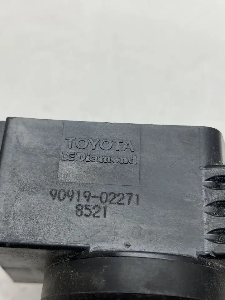 Toyota Auris E210 (2018 - ) 9091902271 Катушка зажигания — фото 4