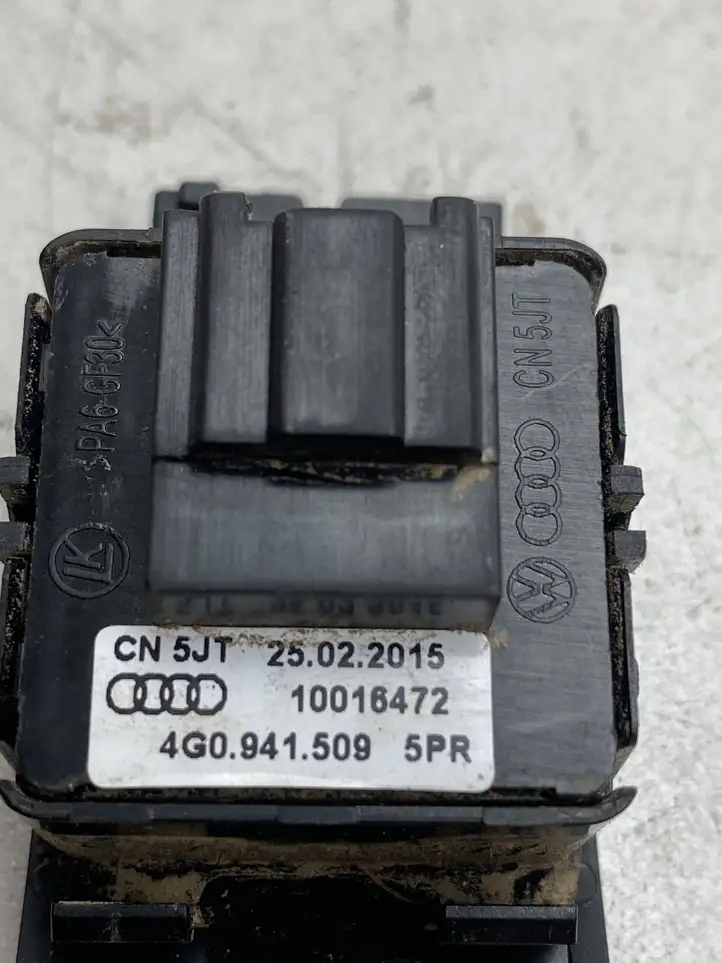 Audi A6 C7 (2014 - 2018) 4G0941509 Включатель аварийных фонарей — фото 3