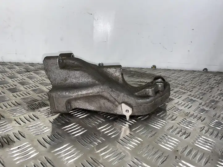 Infiniti Q50 (2013 - 2018) A6512235204 Кронштейн двигателя — фото 3