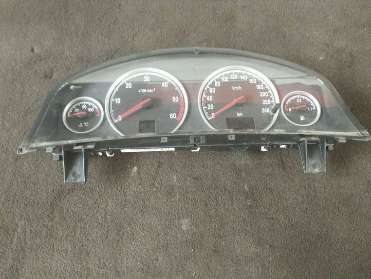 Opel Vectra (2002 - 2005)  110080278 Спидометр (приборный щиток)