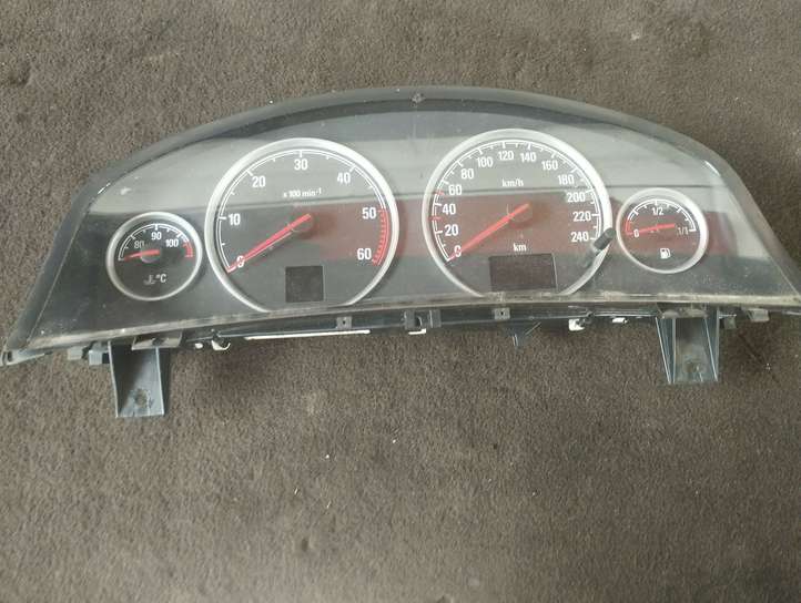 Opel Vectra (2002 - 2005)  110080278 Спидометр (приборный щиток)