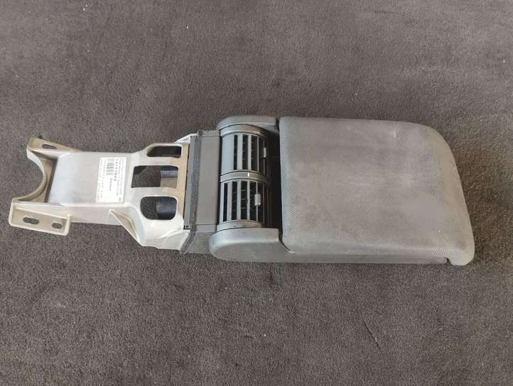 Opel Vectra (2002 - 2005)  13171943 Подлокотник