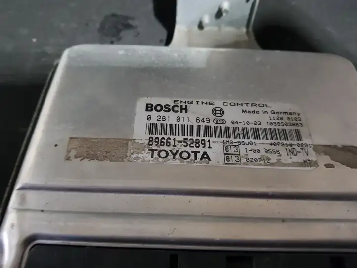 Toyota Yaris Verso (1999 - 2005) 0281011649 Блок управления двигателем (ЭБУ) — фото 3