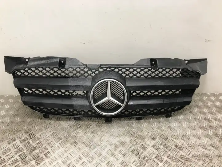 Mercedes-Benz Sprinter W906 (2006 - 2018) A9068800385 Передняя решетка — фото 1