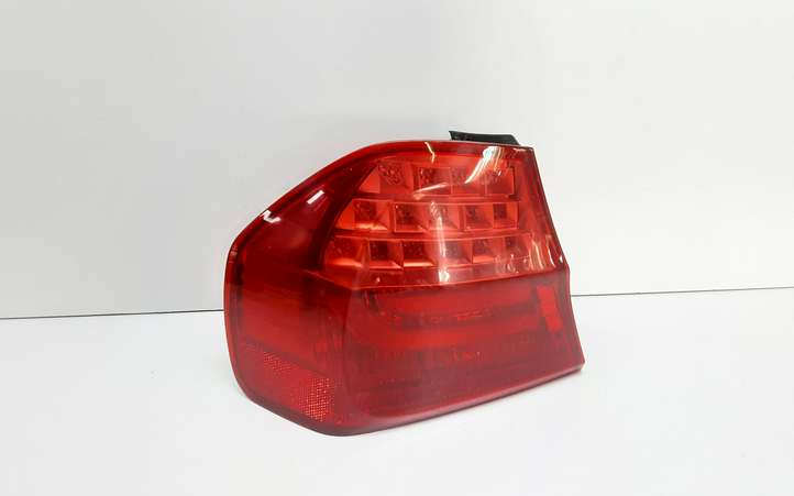 BMW 3 E90 E91 (2005 - 2012)  7289425 Задний фонарь в кузове