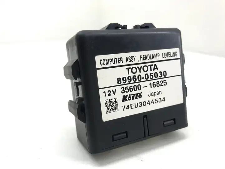 Toyota Avensis T250 (2003 - 2006) 8996005030 Блок управления светом — фото 3