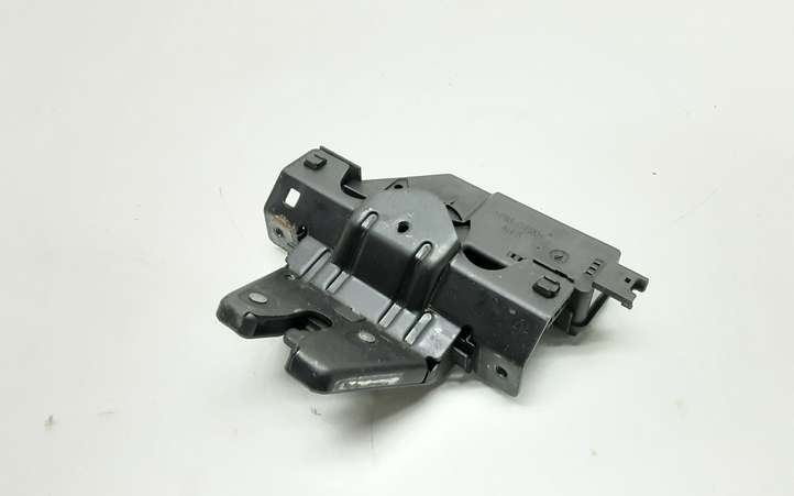BMW 3 E90 E91 (2005 - 2012)  7840617 Замок задней крышки