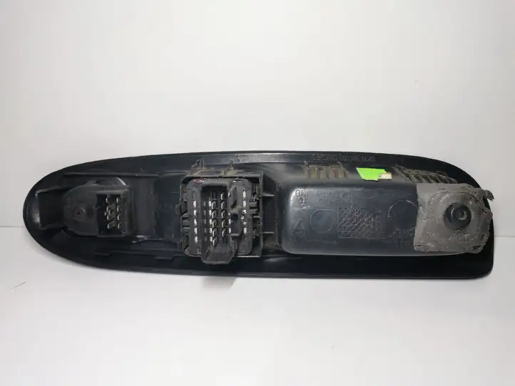 Renault Clio II (2001 - 2005) 8200084008 Блок кнопок стеклоподъемников — фото 2