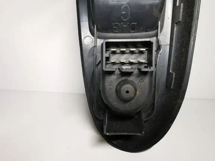 Renault Clio II (2001 - 2005) 8200084008 Блок кнопок стеклоподъемников — фото 3