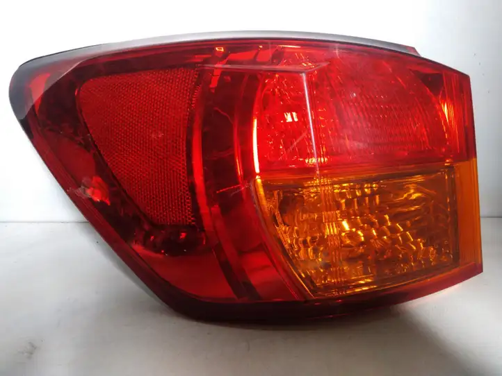 Lexus IS 220D-250-350 (2005 - 2010) Задний фонарь в кузове — фото 1