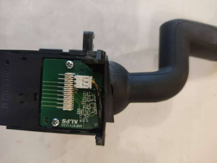 Land Rover Freelander (2006 - 2010)  6G9N3F972FA Ручка поворотов/ фонарей