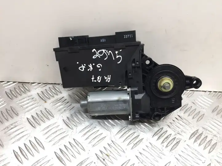 Audi A4 S4 B7 8E 8H (2004 - 2009) 0130821767 Стеклоподъемник задней двери — фото 1