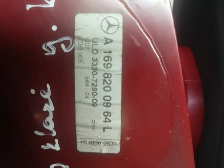 Mercedes-Benz A W169 (2004 - 2012) A1698200964 Задний фонарь в кузове — фото 3