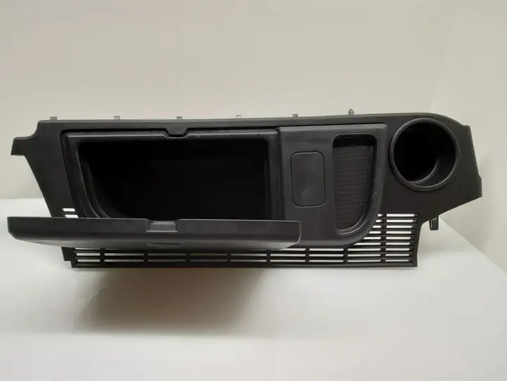 Land Rover Discovery 3 - LR3 (2004 - 2009) ESJ501000 Прочие детали салона — фото 3