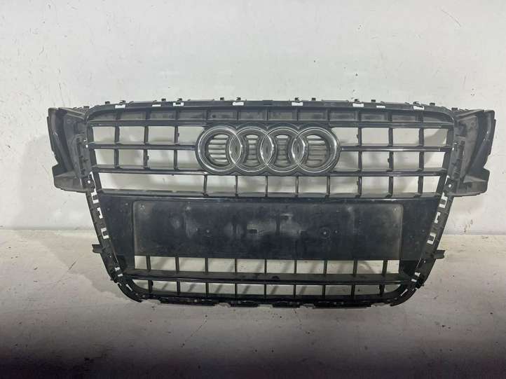 Audi A5 (2007 - 2011)  8T0853651B Верхняя решётка