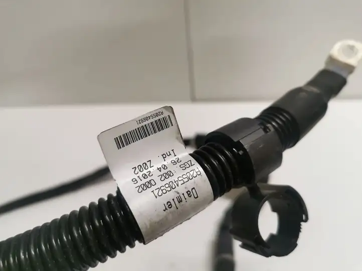 Mercedes-Benz C W205 (2014 - 2021) A2055406921 Плюсовой провод аккумулятора — фото 2