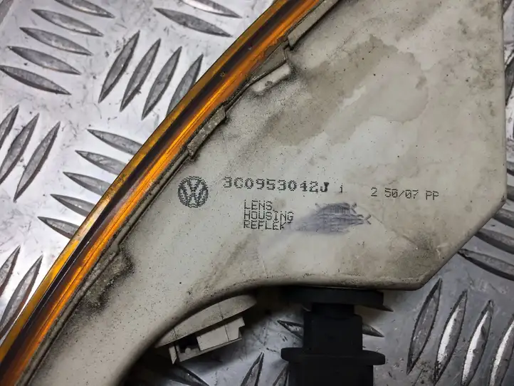 Volkswagen PASSAT B6 (2005 - 2010) 3C0953042J Указатель поворота передний — фото 2