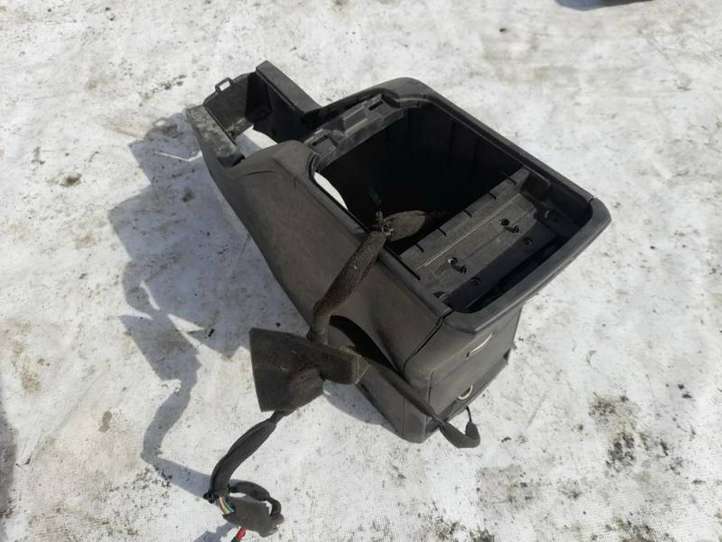 Opel Antara (2006 - 2011)   Подлокотник