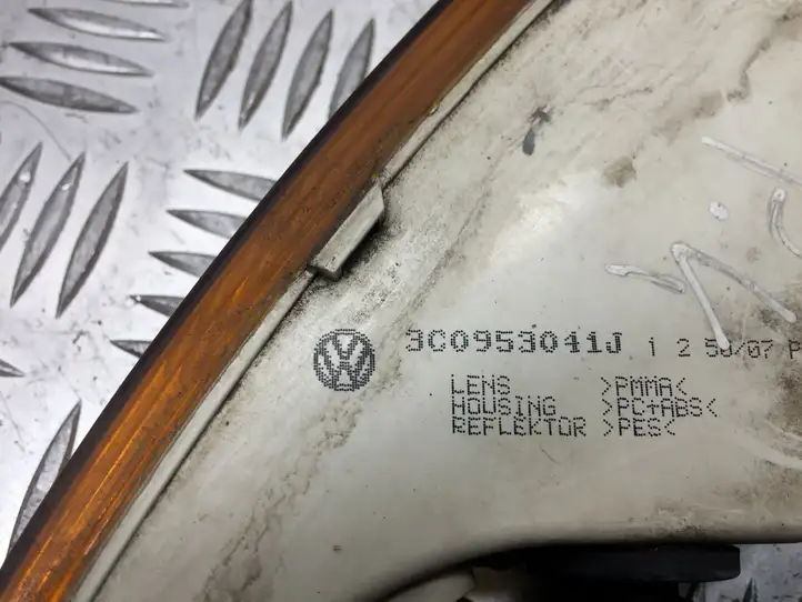 Volkswagen PASSAT B6 (2005 - 2010) 3C0953041J Указатель поворота передний — фото 2