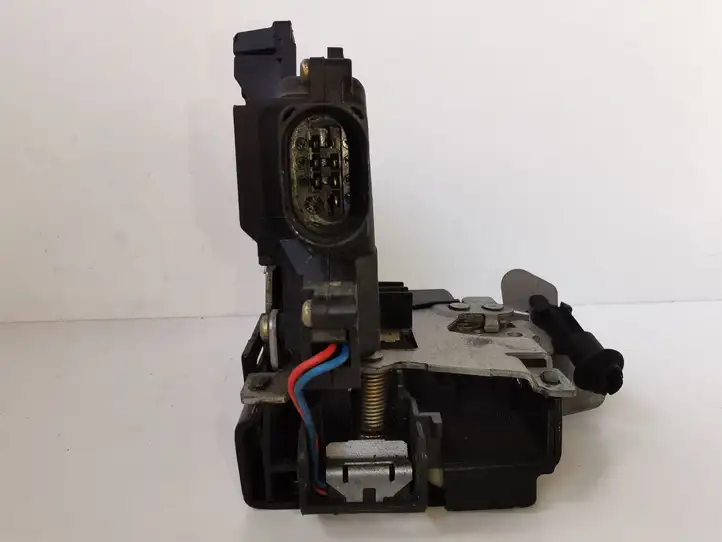 Audi A6 S6 C5 4B (2001 - 2004) 4B0839015G Замок передней двери — фото 4
