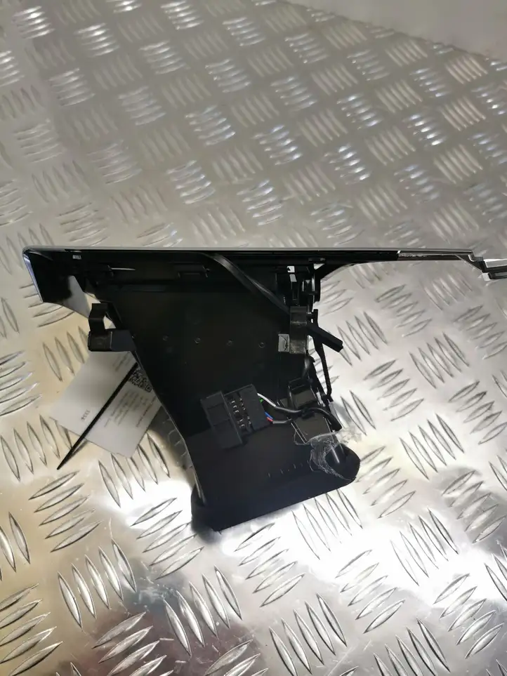 Audi A6 C7 (2014 - 2018) 4G1820901 Боковой воздушный дефлектор — фото 3