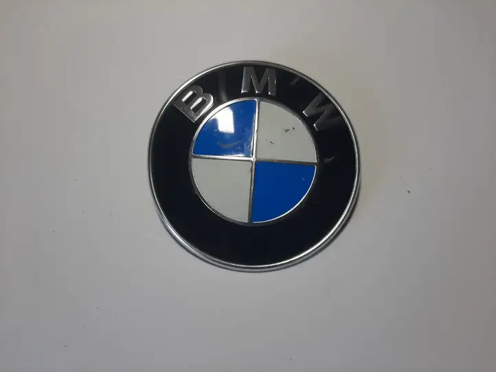 BMW X3 F25 (2010 - 2017) 8132375 Эмблема автомобиля — фото 1