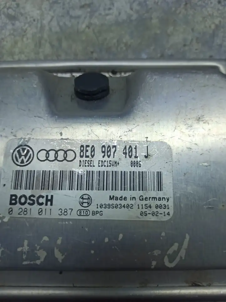 Volkswagen PASSAT B5.5 (2001 - 2005) 8E0907401J Блок управления двигателем (ЭБУ) — фото 2