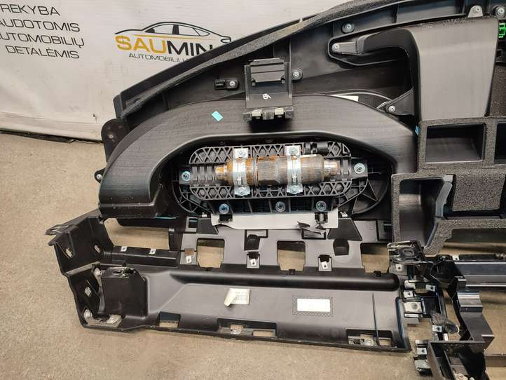 Land Rover Range Rover Evoque (2015 - 2018)   Панель