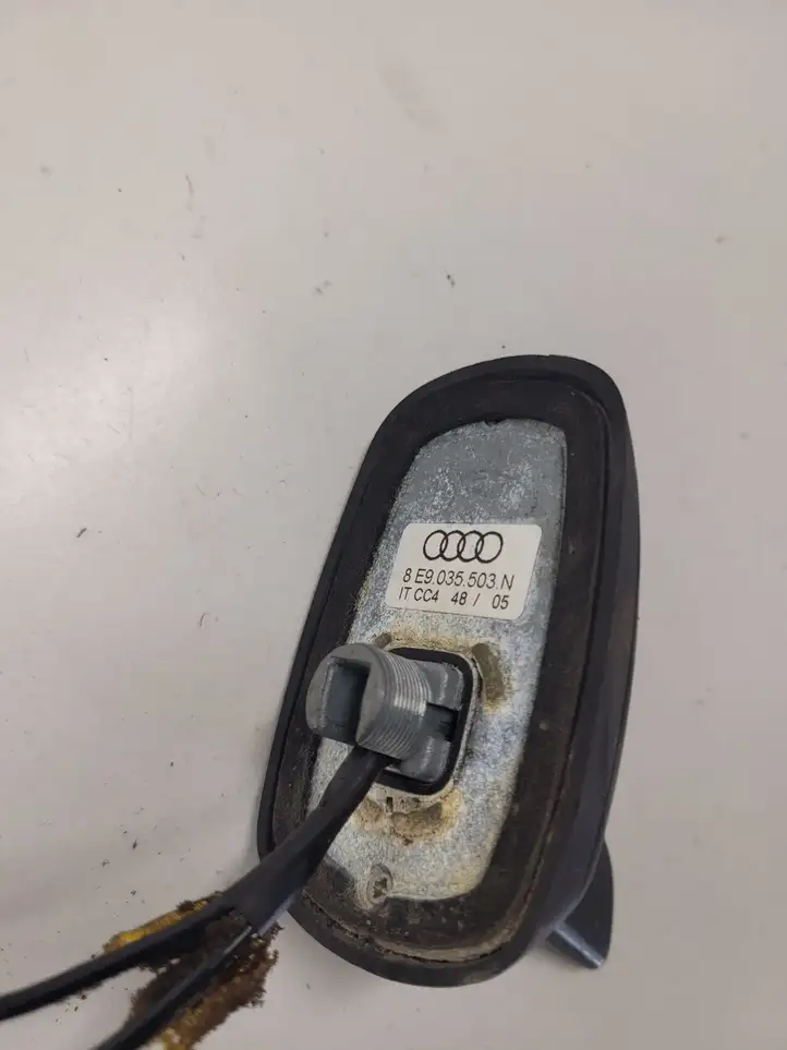 Audi A4 S4 B7 8E 8H (2004 - 2009) 8E9035503N GPS антенна — фото 2