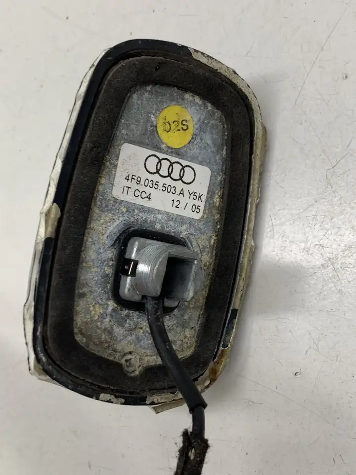 Audi A6 S6 C6 4F (2004 - 2008) 4F9035503A GPS антенна — фото 2