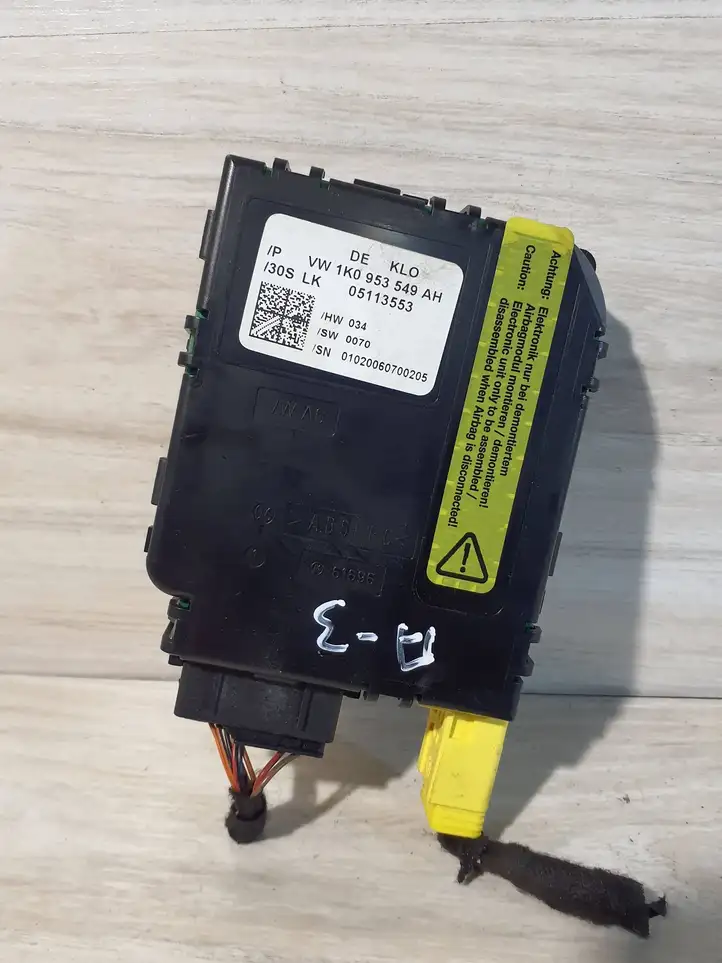 Audi A3/S3 8P (2004 - 2008) 1K0953549AH Датчик угла поворота руля — фото 1