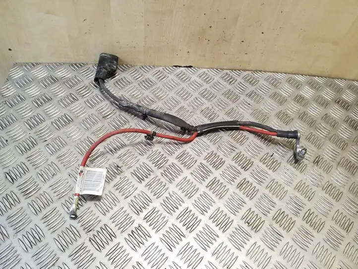 Volkswagen PASSAT B8 (2015 - )  5Q0971228K Плюсовый провод (аккумулятора)