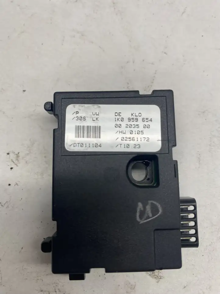 Audi A3/S3 8P (2004 - 2008) 1K0959654 Датчик угла поворота руля — фото 3