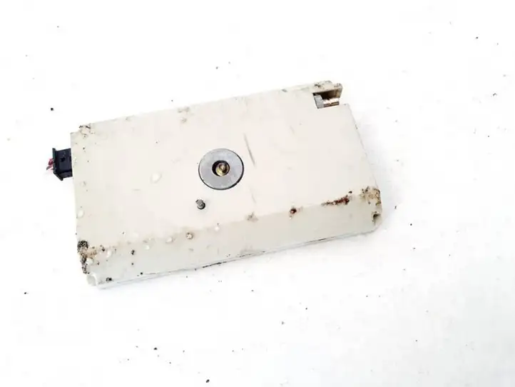 BMW X5 E53 (1999 - 2006)  8377654 Блок управления антенной