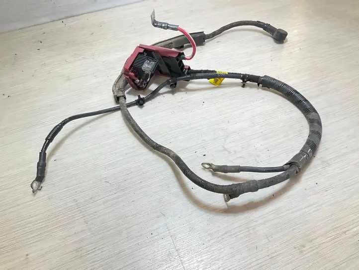 Opel Astra J (2012 - 2015) 95316811 Плюсовой провод аккумулятора — фото 2