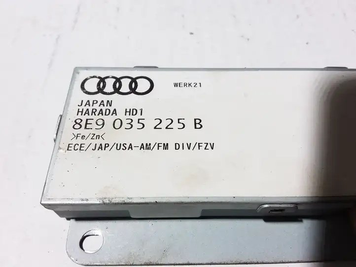 Audi A4 S4 B6 8E 8H (2000 - 2006) 8E9035225B Усилитель антенны — фото 3